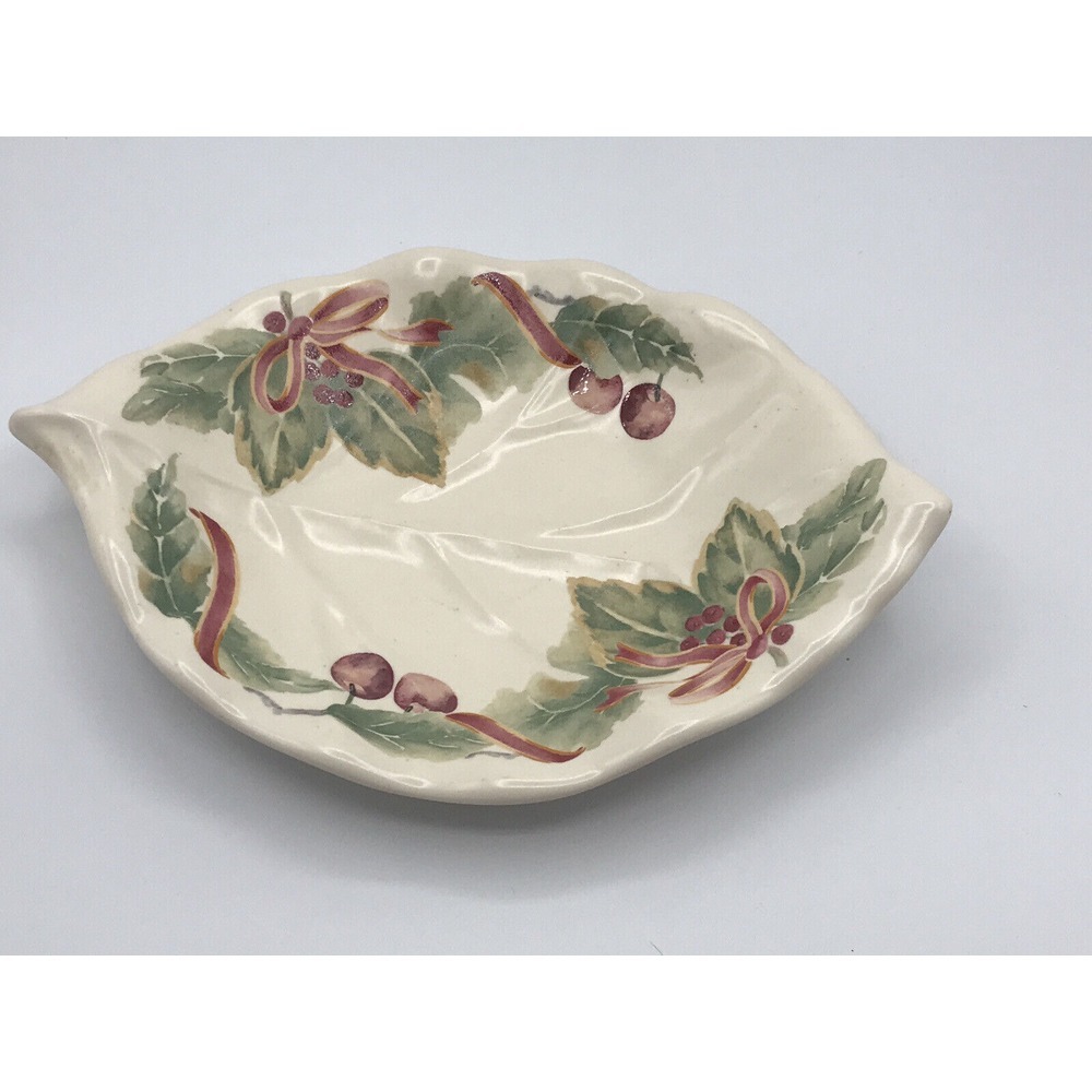 Pfaltzgraff‎ Holiday Jamberry Leaf Shaped RelishCandyDish~Pat Farrell 9-1/2"